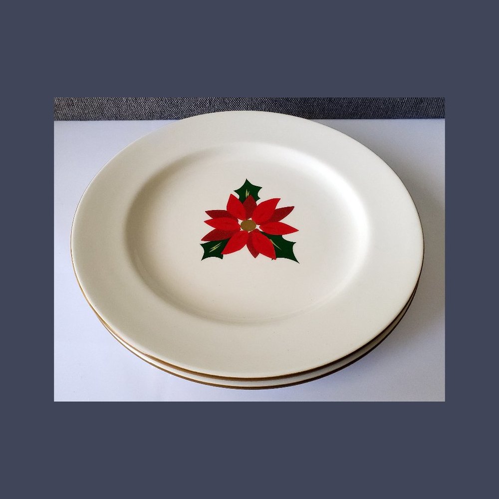 🤶Pier 1 Poinsettia Christmas Plates - Set of 2